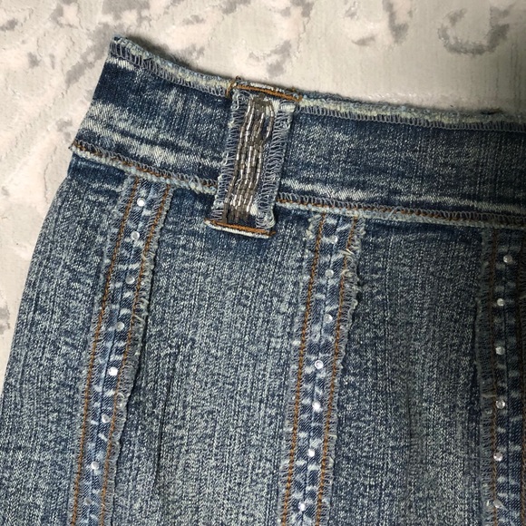 Distressed acid wash Jean denim lace skirt - Picture 5 of 8